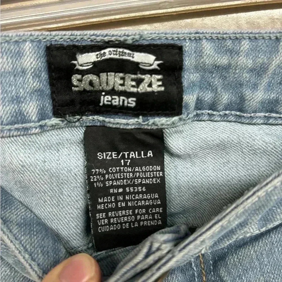 Light denim flared squeeze jeans - Picture 3 of 4